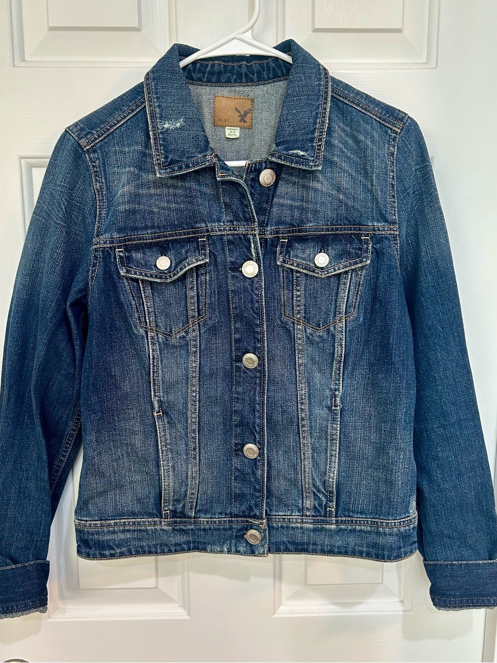 American Eagle Outfitters Distressed Denim Trucker Jacket Med Wash Women's Sz M - Picture 7 of 8